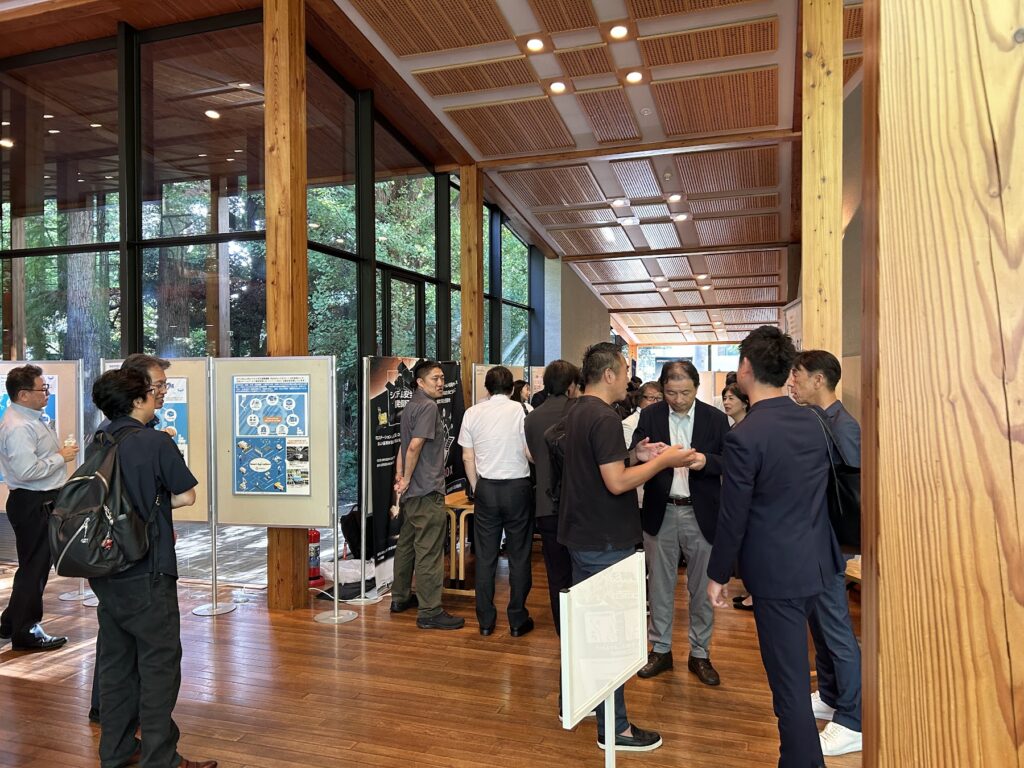 休憩時間の出展ブースの様子
